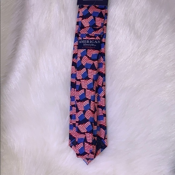 MEN’S FULL LENGTH TIE AND LAPEL PIN SET AMERICAN FLAGS - Picture 5 of 5